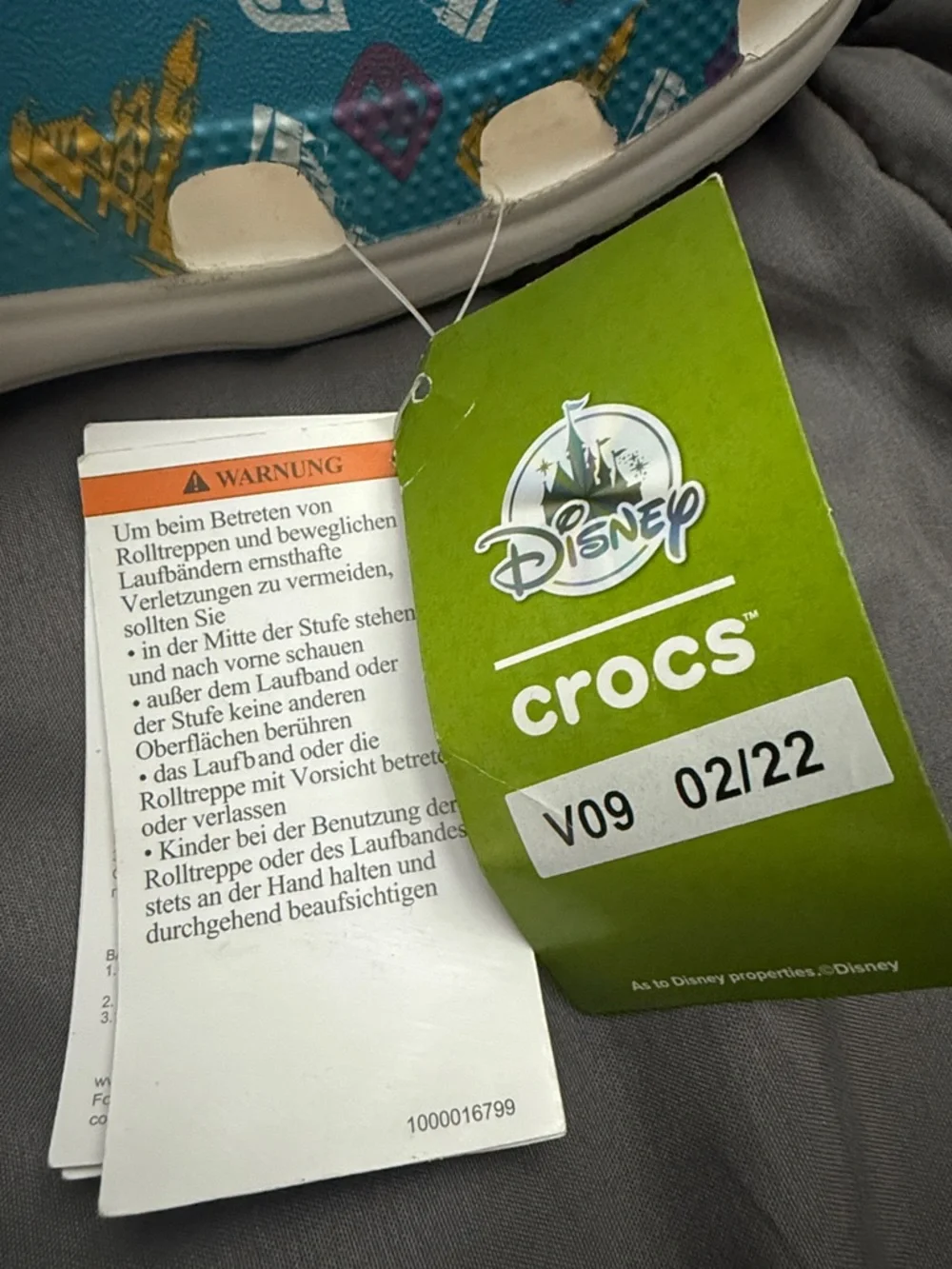 Disney Teal Cinderella Castle Print Sandal Crocs Clogs women 8 men 6 NEW HTF - Picture 8 of 8